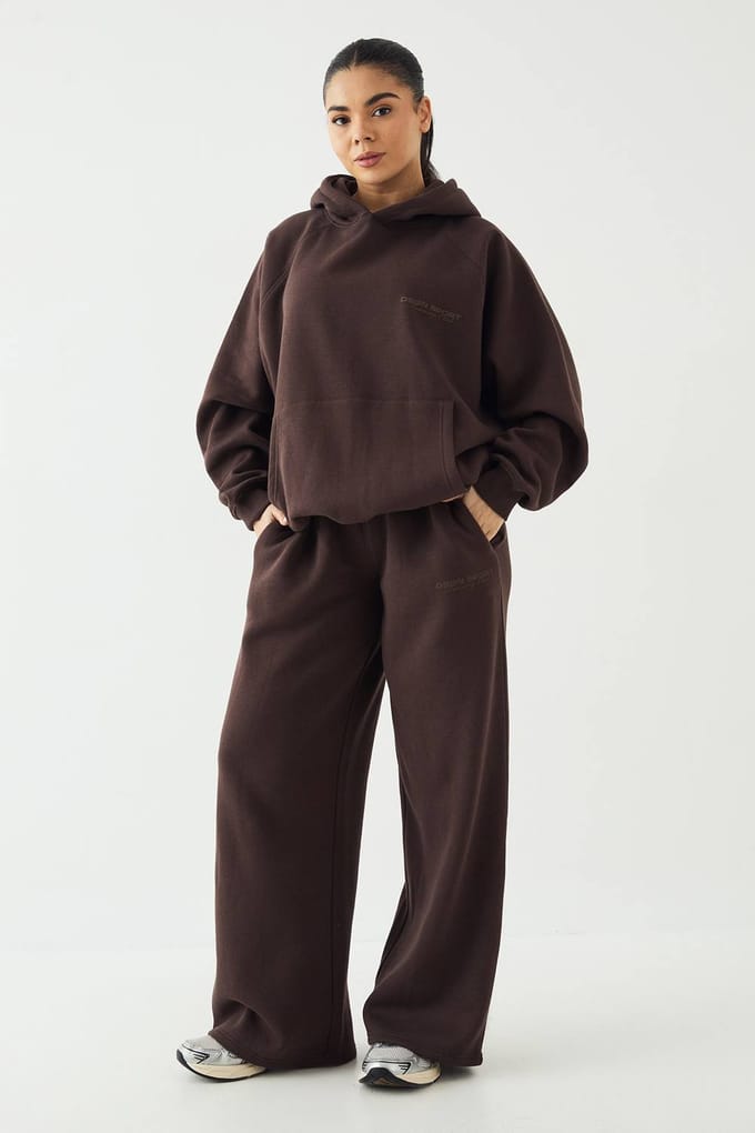 Dames DSGN Studio Sport Training Club Oversized Hoodie | Coffee Bean | Maat: 3XL