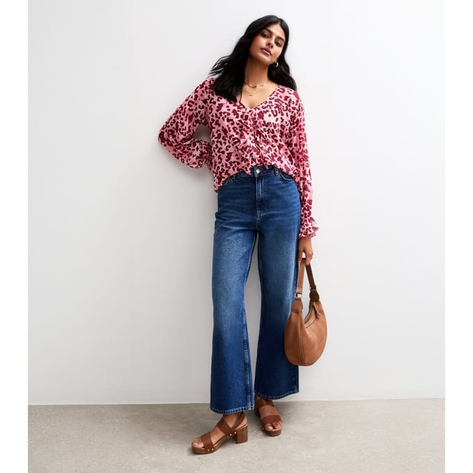 Roze chiffon blouse met dierenprint en ruches