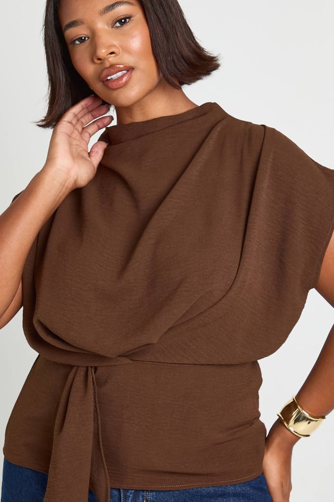 boohoo Dames Plus Knot blouse met vallende kraag | Chocoladebruin | Maat: 44