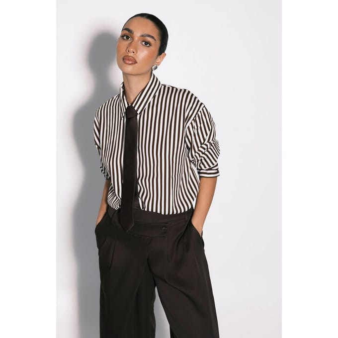 boohoo Dames Gestreept Getailleerd Overhemd | Chocolate | Maat: 8