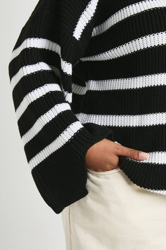 boohoo Dames Plus gestreepte rolkraag gebreide trui | Zwart | Maat: 48