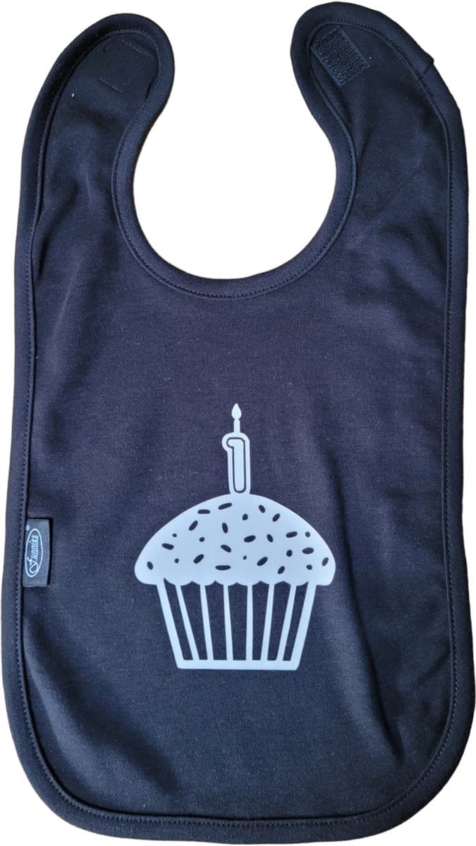 Verjaardag - slab - cupcake -  geschenk -  baby  - peuter- knoeien