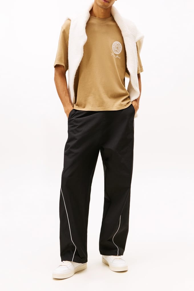 Tommy Hilfiger 90s Bills Ss Tee Dark Dune Maat: S | T-shirts met Print Outlet | Heren | Beige