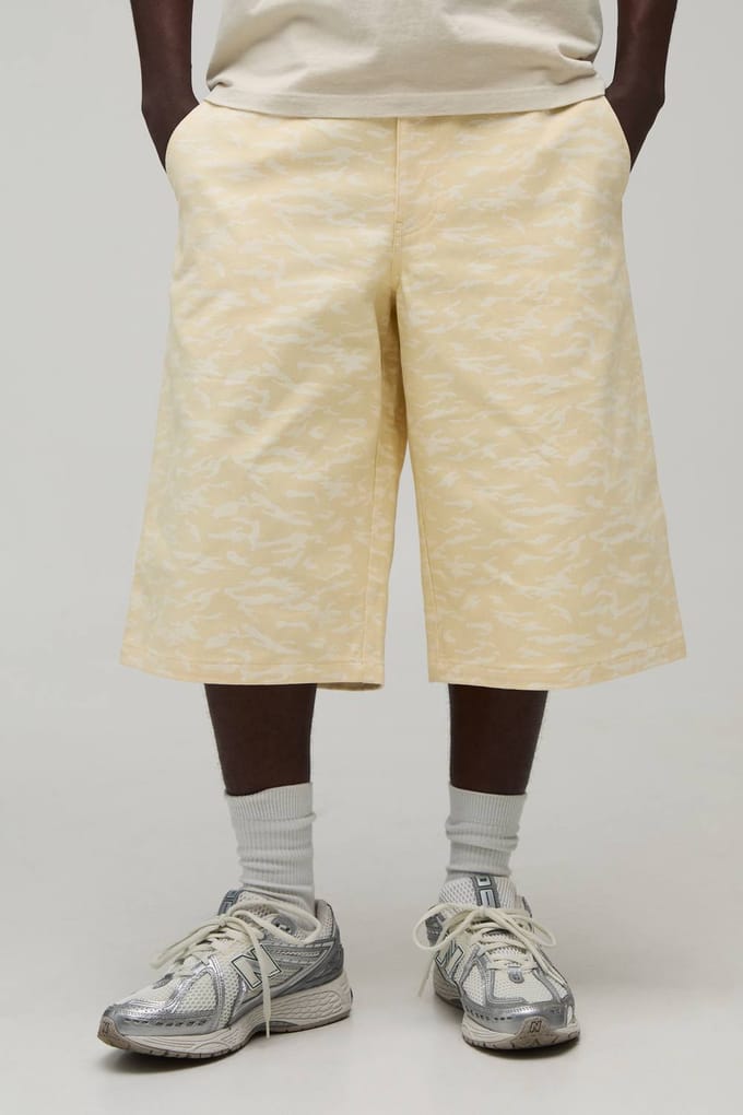 Baggy Longline Camo Twill Short | Sand | Size 36