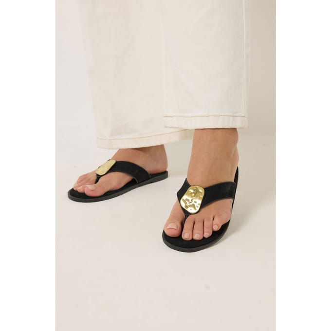Yours Zwarte Sandalen Met Gehamerde Schijfjes In Extra Brede Eeepasvormsize 40EEE