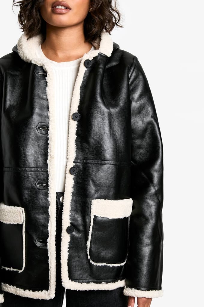 boohoo Dames Hoog Borg Voering Kunstleren Capuchonjas | Black | Maat: 8