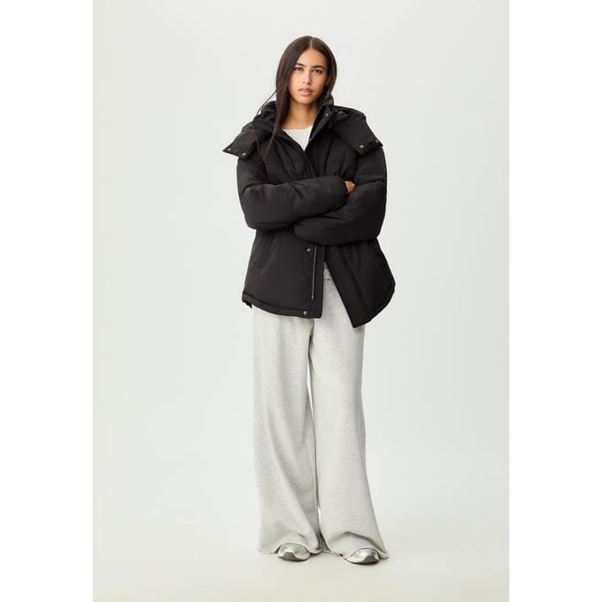 Stradivarius Oversized gewatteerd jack met capuchon  Zwart S