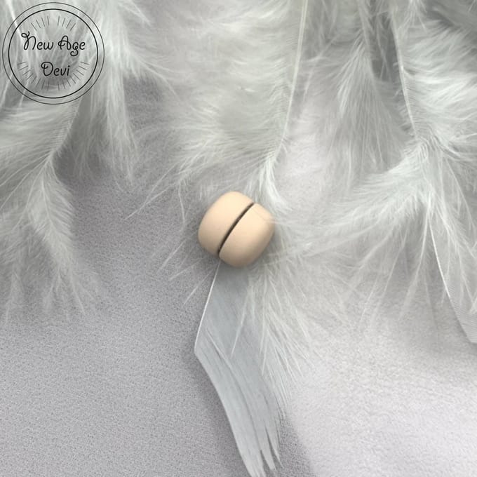 New Age Devi - Hoofddoek Magneet - Hijab accessoires - Beige (1 paar)