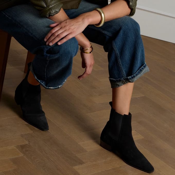 Manfield - Dames - Zwarte suède chelsea boots - Maat 38