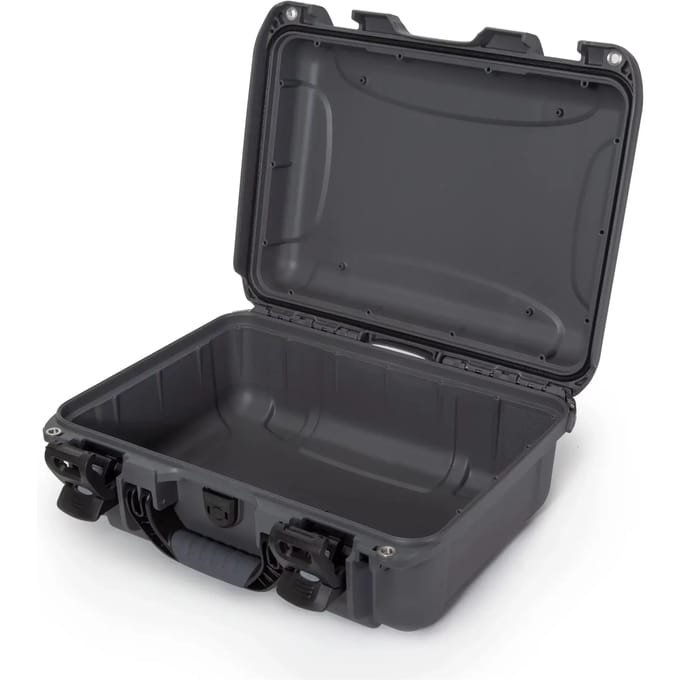 Nanuk 920 Case w/padded divider - Graphite