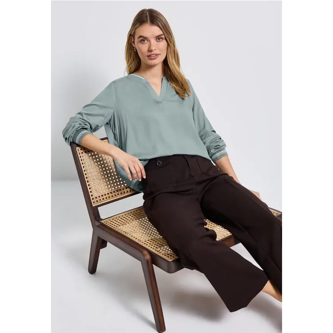 Blouse met gespleten hals en tape