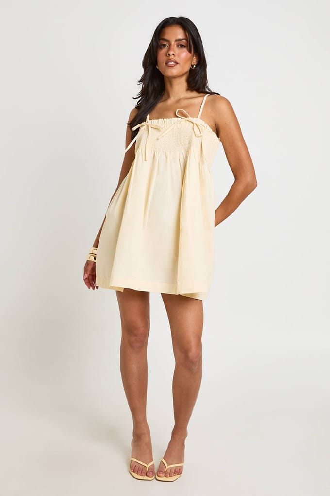 boohoo Dames Mini Gesmokte Jurk Met Gerimpeld Detail | Citroen | Maat: 38