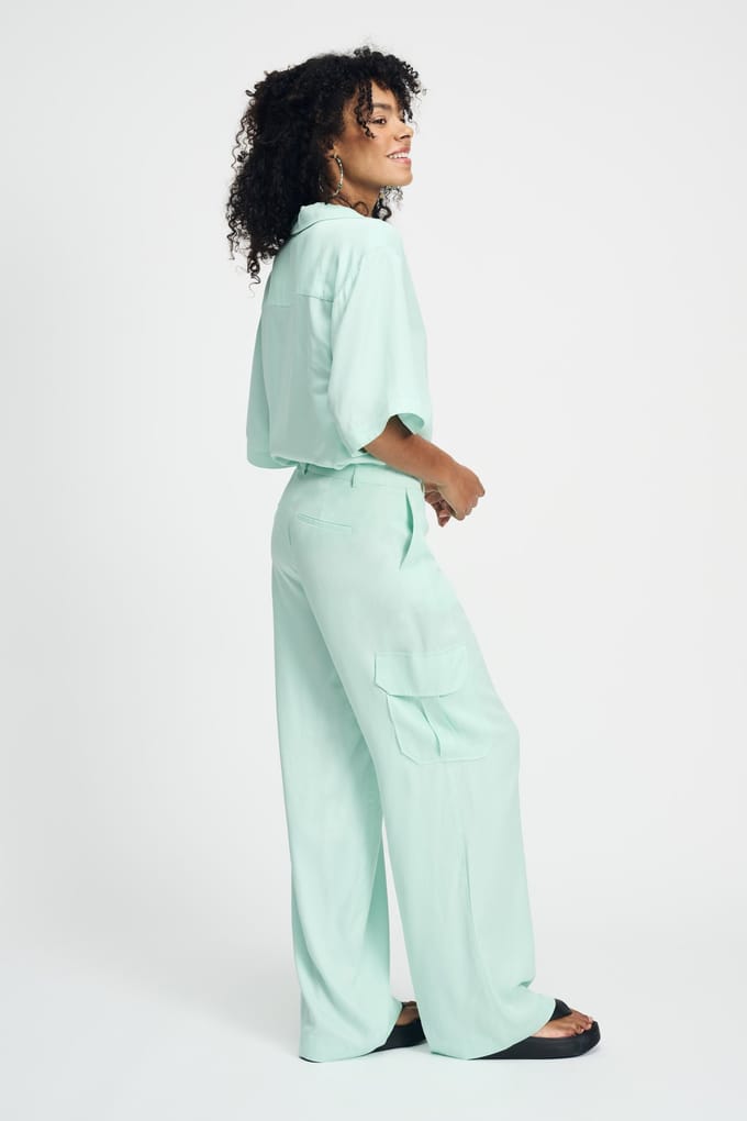 POM Amsterdam Pants - Satin Fresh Mint Taglia: 36 | Pantaloni cargo Outlet | Donna | Ciano
