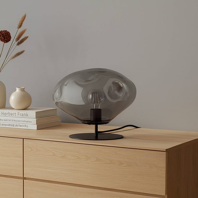 Lindby tafellamp Lelia, rookgrijs, glas, metaal, Ø 35 cm