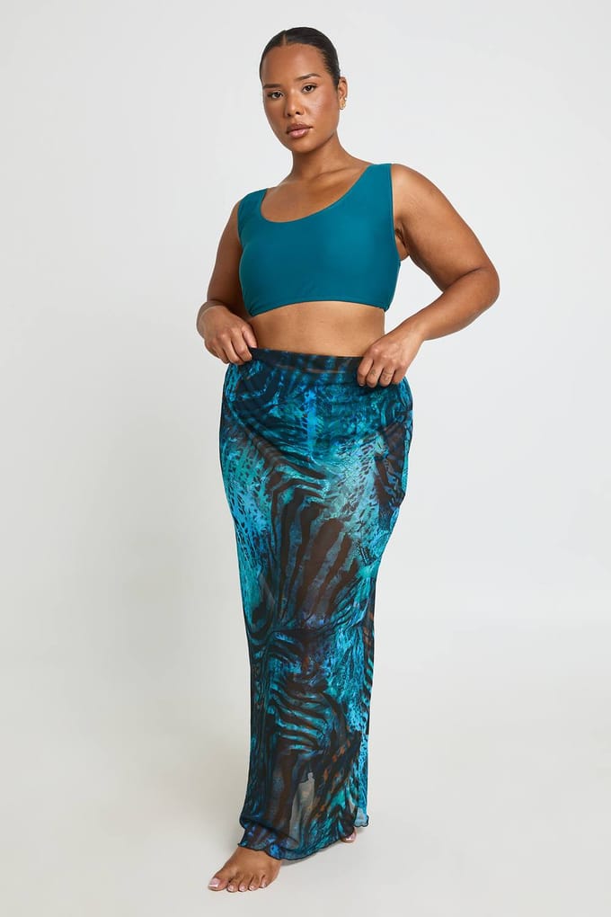 boohoo Dames Plus Maat Abstracte Print Mesh Maxi Strandrok | Blauw | Maat: 48