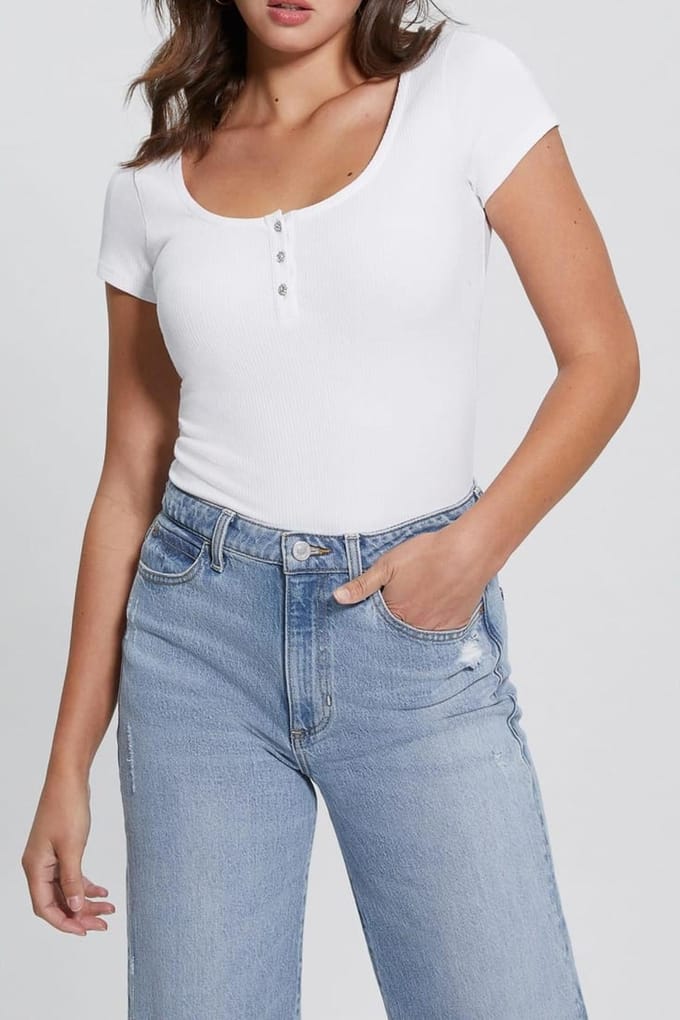 GUESS Ss Karlee Jewel Btn Pure White Taglia: M | Maglie Sportivi Outlet | Donna | Bianco