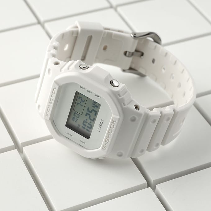 Casio G-Shock DW-5600WW-7ER Horloge - Kunststof - Wit - Ø 38 mm