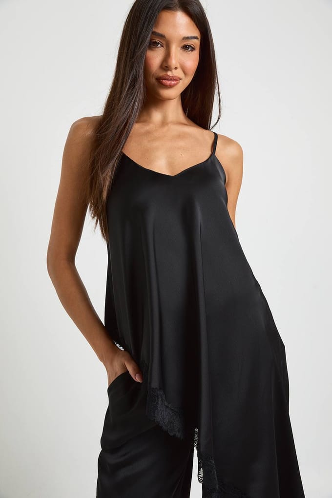 boohoo Dames Kanten Rand Satijnen Hemdjes & Broek Co Ord | Zwart | Maat: 42