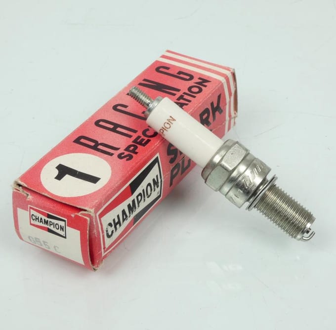 Bougie d'allumage Champion G55C pour moto deux roues / C9E Neuf
