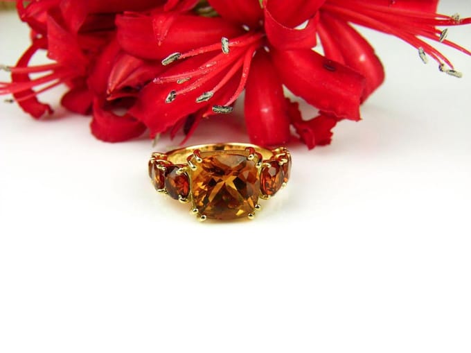 Ring in geel goud gezet met citrien