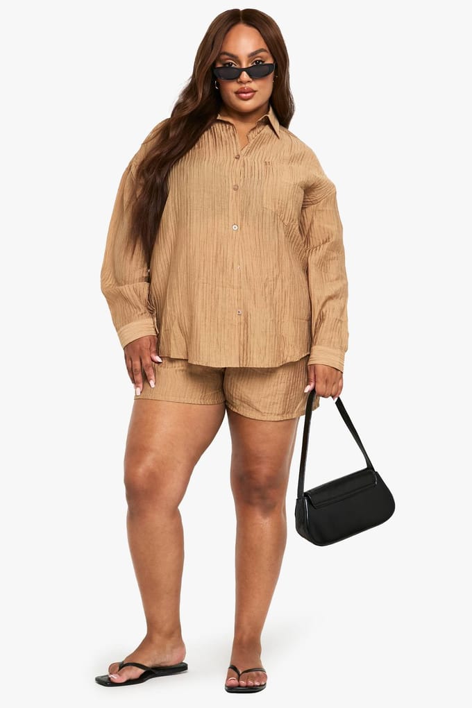 boohoo Dames Plus Crinkle Geweven Oversized Shorts | Mocha | Maat: 22
