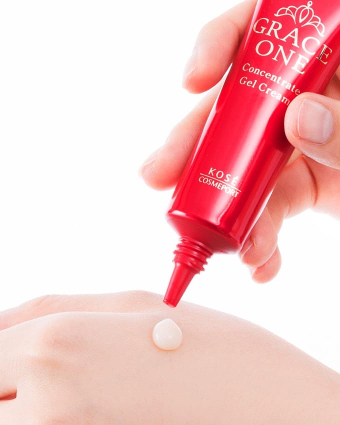 Grace One Intensief Herstellende Gel Crème 30g Bonus Mee-eters Masker KOSE (Spotgebruik) + (Ouderenzorg) wit