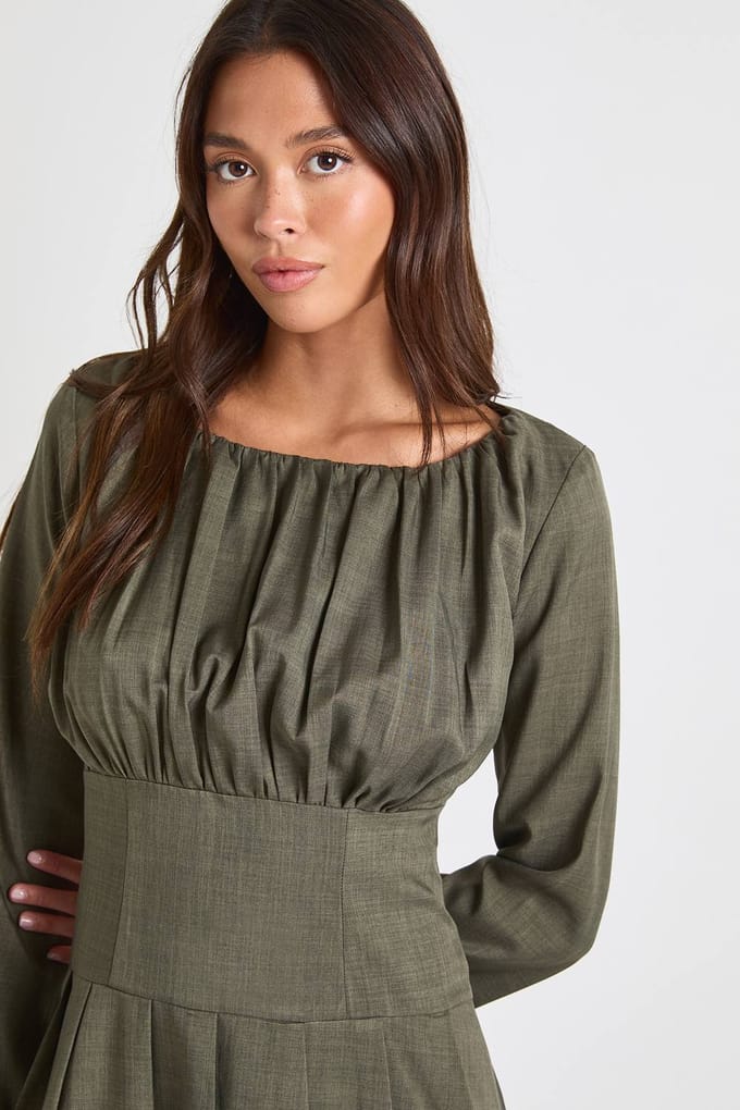 boohoo Dames Gerafelde buste lange mouwen geplooide skaterjurk | Olive | Maat: 8