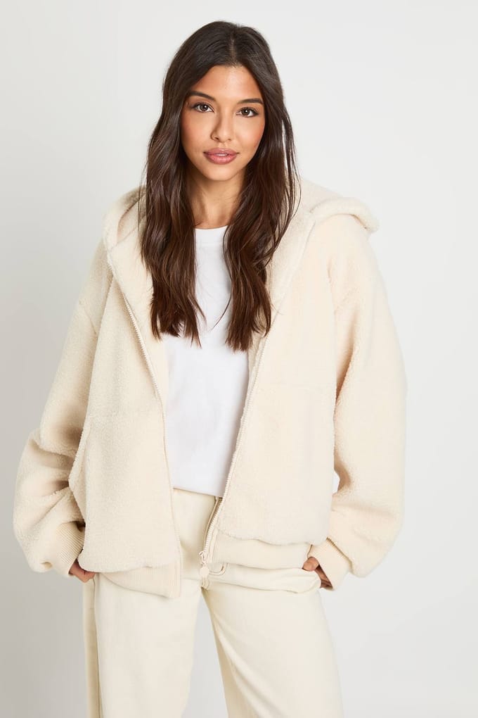 boohoo Dames Capuchon Teddy Ritsjack | Ecru | Maat: 14