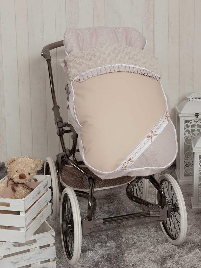 Voetenzak voor baby in Metálico ontwerp