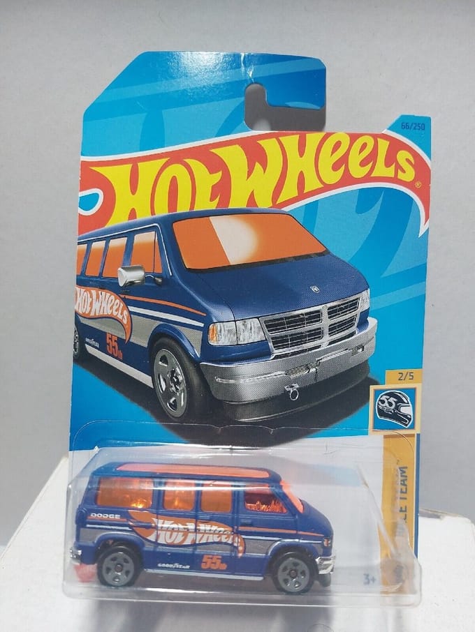 DODGE VAN 55th 66/250 (1:64) HW 55 RACE TEAM 2/5