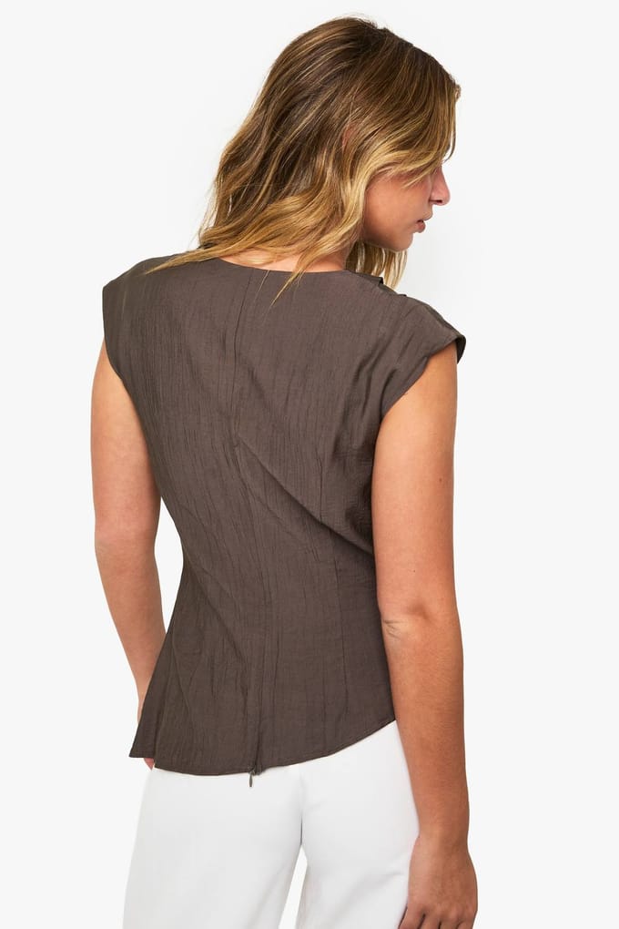 boohoo Dames Getextureerde geweven blouse met hoge kraag | Khaki | Maat: 8