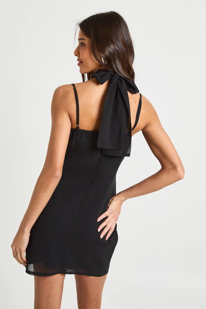 boohoo Dames Mini-jurk met hoge hals en gerimpelde cup | Black | Maat: 12