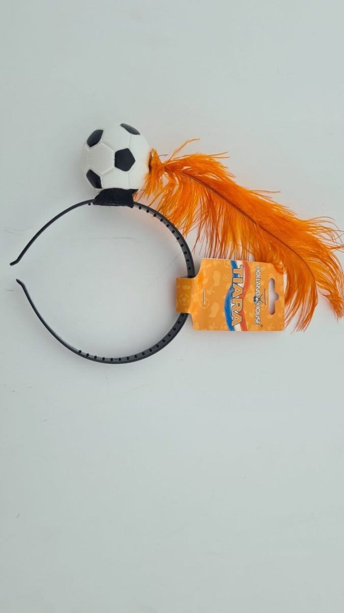 Tiara veer voetbal oranje