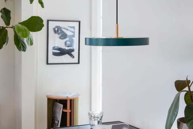 UMAGE LED hanglamp Asteria Mini donkergroen/messing Ø 31 cm