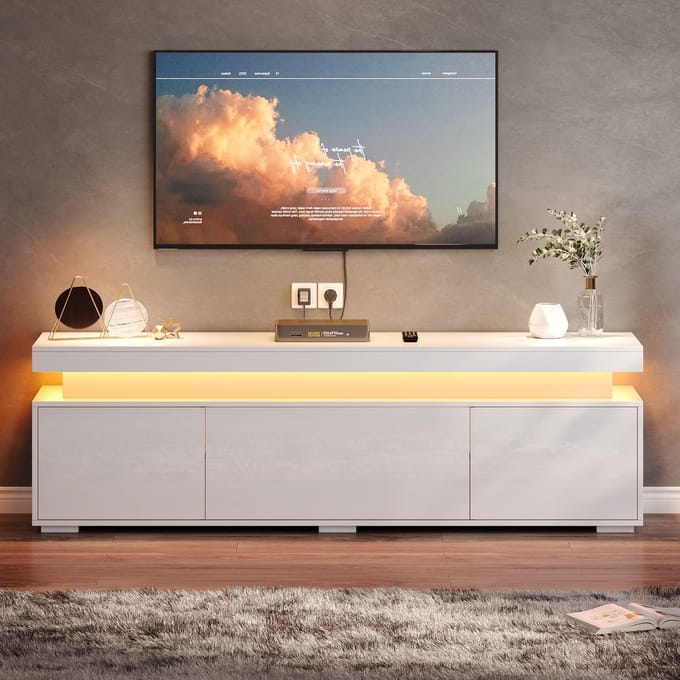 TV-Meubel - 150x35x43 cm - Met 3 Deuren En LED Verlichting - Compact Design - Spaanplaat - Wit