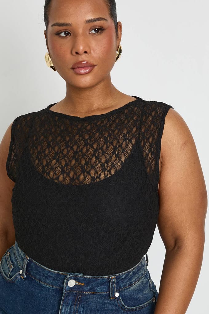boohoo Dames Plus Kanten Racerback Bodysuit | Black | Maat: 26