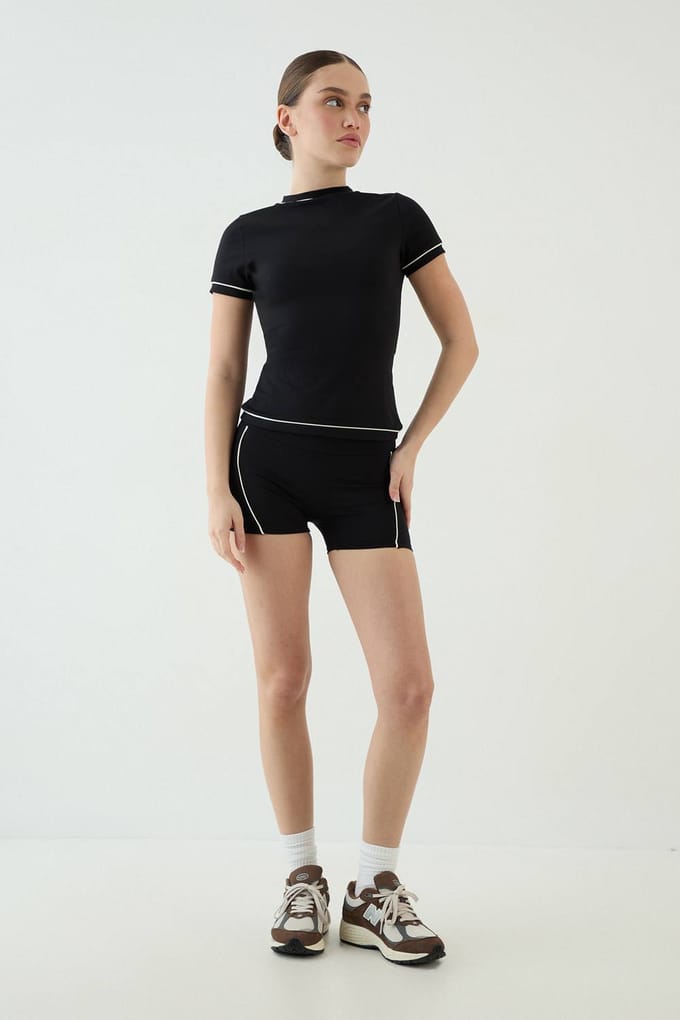 Dames Dsgn Studio Top Met Nauwsluitende Pasvorm En Biesdetail | Zwart | Maat: Medium