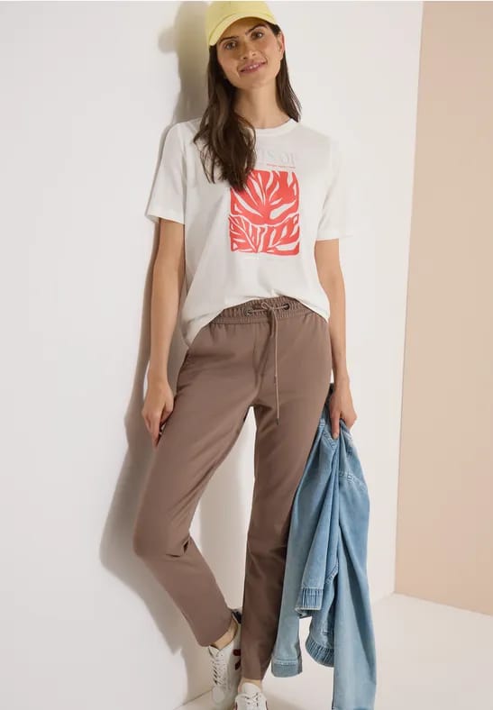 Mid Waist Slim Leg Hose in casual pasvorm