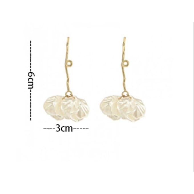 Retro Imitatie Schelp Bloemblaadjes Gepersonaliseerde Lange Parel Stud Oorbellen Dames goud
