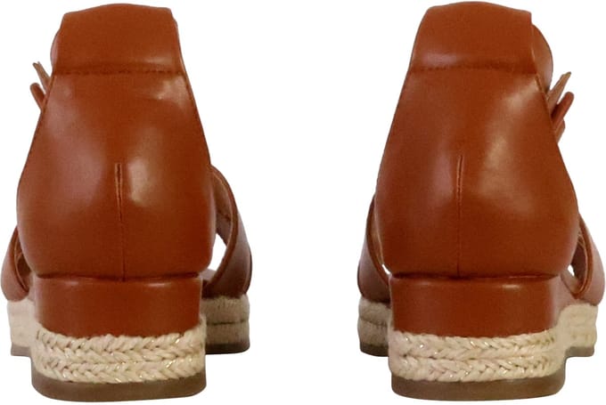 Sandalen met plateauzool en riempje