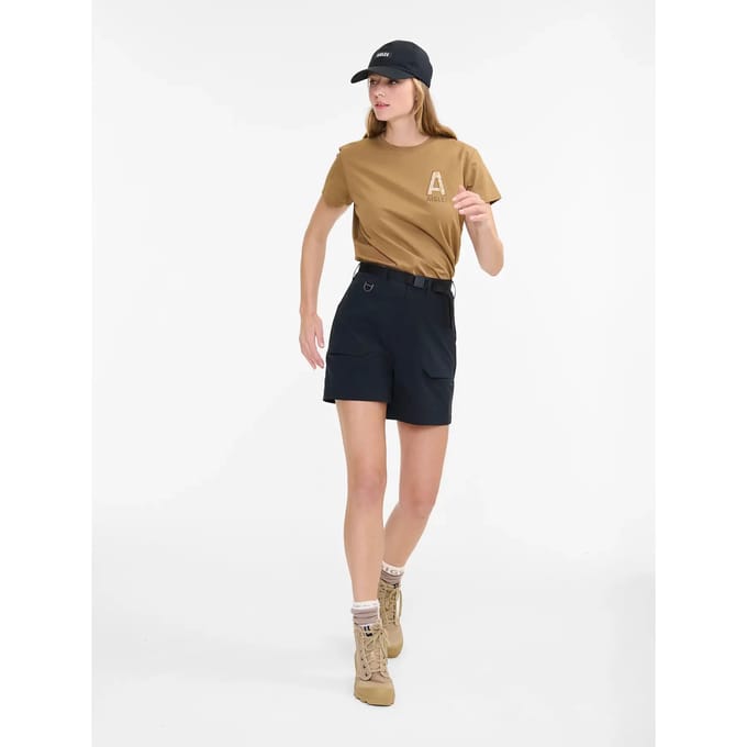 Korte techniek vrouw Aigle DFT UV-C