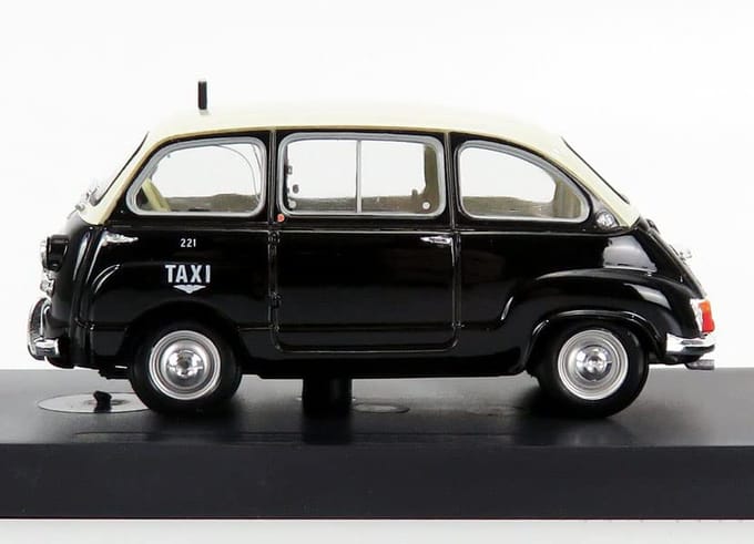 BRUMM 1/43 Fiat 600D Multipla Taxi van Genua 1964