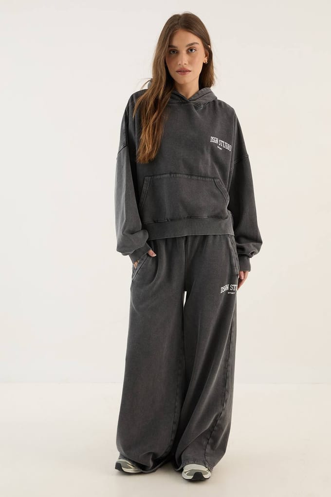 Dames Dsgn Studio Collegiate Bedrukte Boxy Hoodie | Houtskool | Maat: Medium