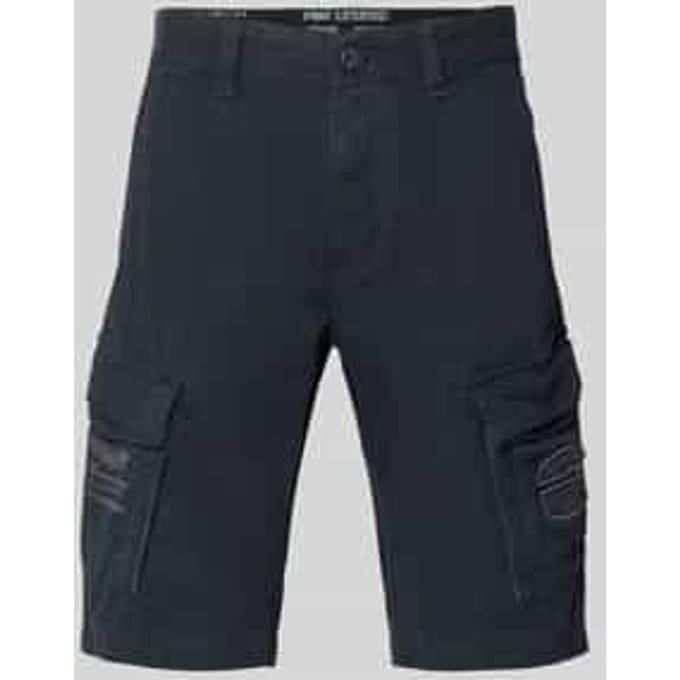 Bermuda’s met klepzakken en label-stitchings