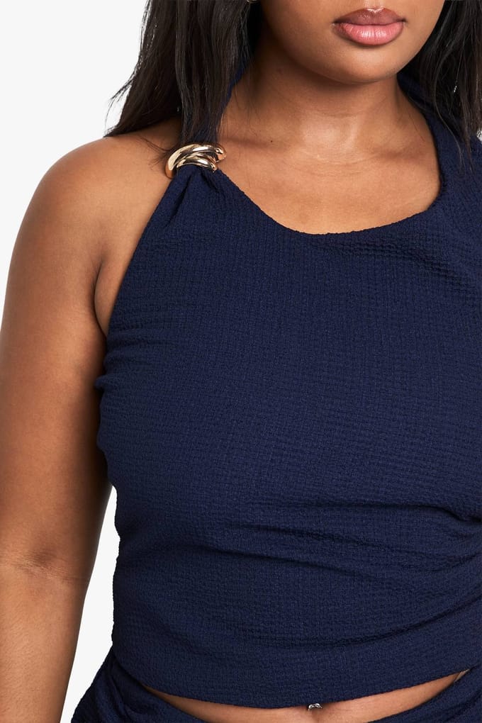 boohoo Dames PLUS HALTER TOP MET GOUDDETAIL | Marineblauw | Maat: 48