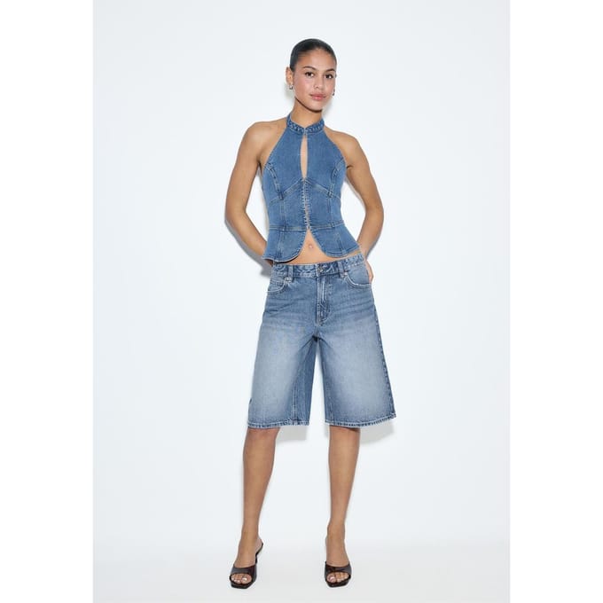 Stradivarius Baggy denim bermuda  LICHTE MIDDENBLAUWE DENIM WASSING 40