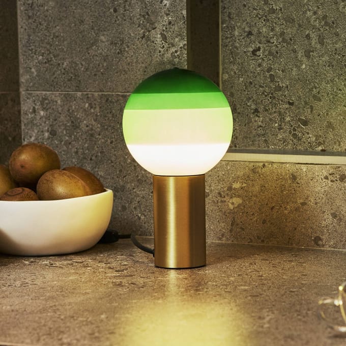 MARSET tafellamp Dipping Light, hoogte 22 cm, groen/messing