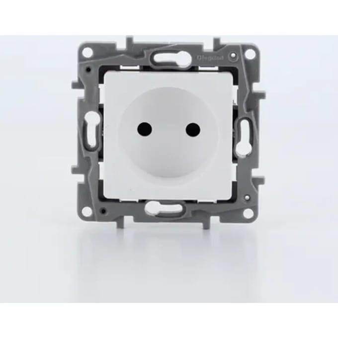 Legrand Stopcontact 2-polig Niloe Inbouw Wit