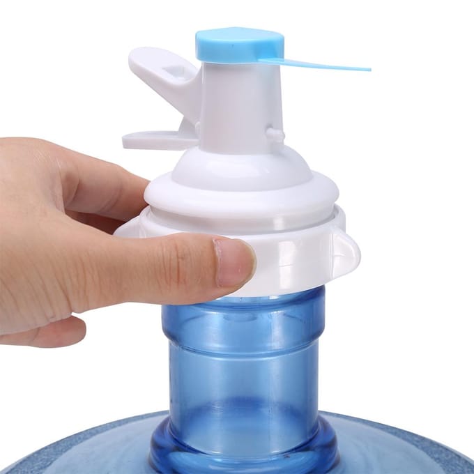 Handbediende 5 Gallon Fleskan Pomp Drinkwater Tuit Dispenser met Stofdichte Dop white