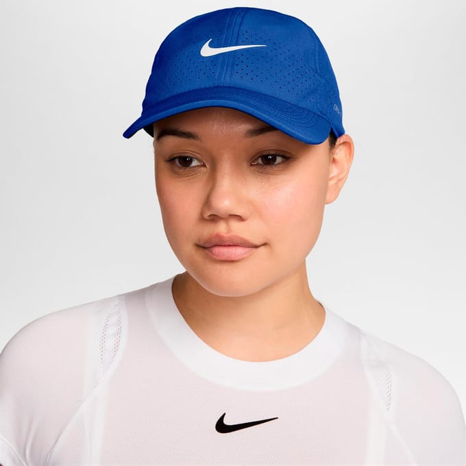 Nike Dri-Fit Advantage Club Cap Unisex